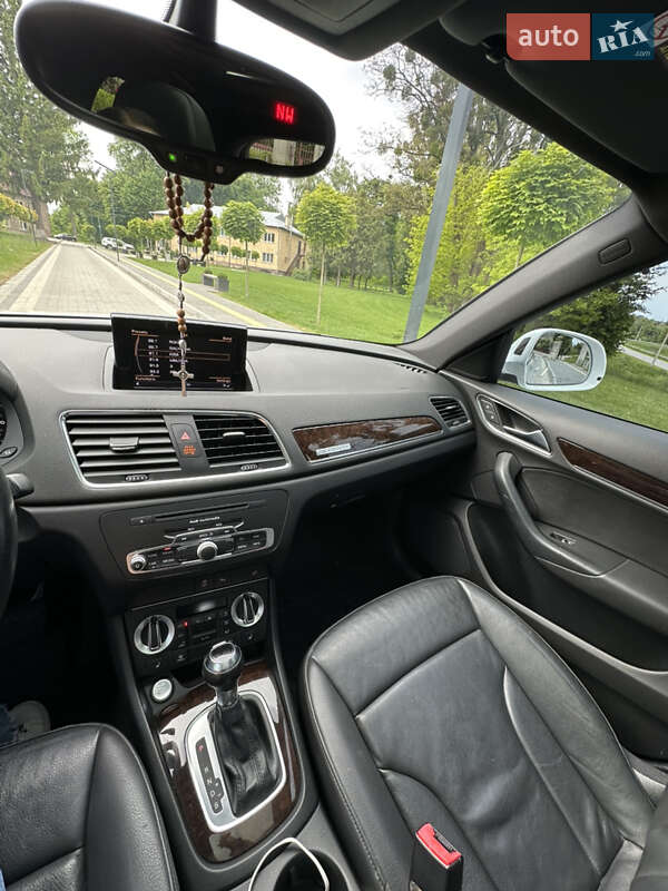 Позашляховик / Кросовер Audi Q3 2014 в Львові