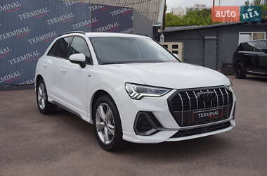 Внедорожник / Кроссовер Audi Q3 2023 в 