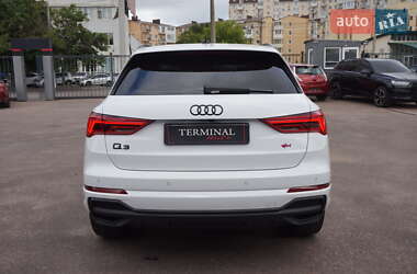 Внедорожник / Кроссовер Audi Q3 2023 в 