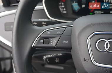 Внедорожник / Кроссовер Audi Q3 2023 в 