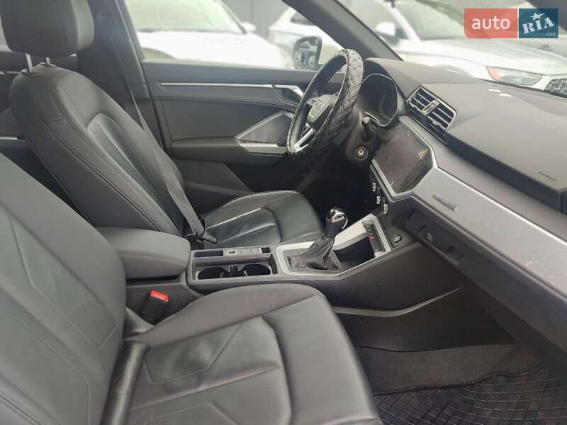 Позашляховик / Кросовер Audi Q3 2019 в Стрию