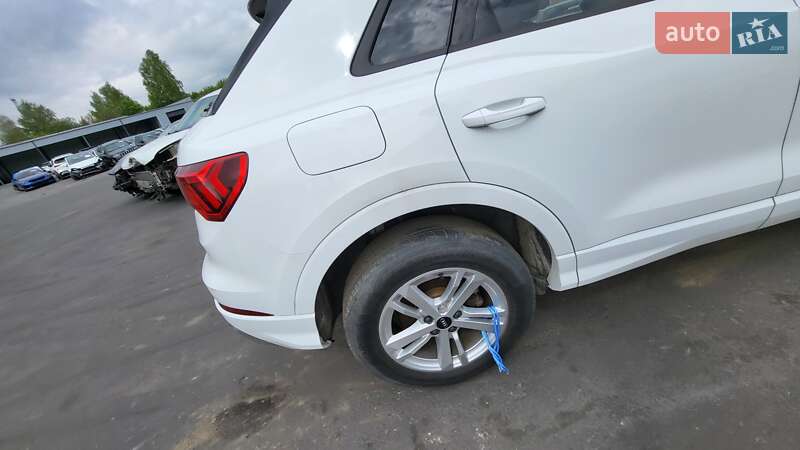 Внедорожник / Кроссовер Audi Q3 2021 в Ровно