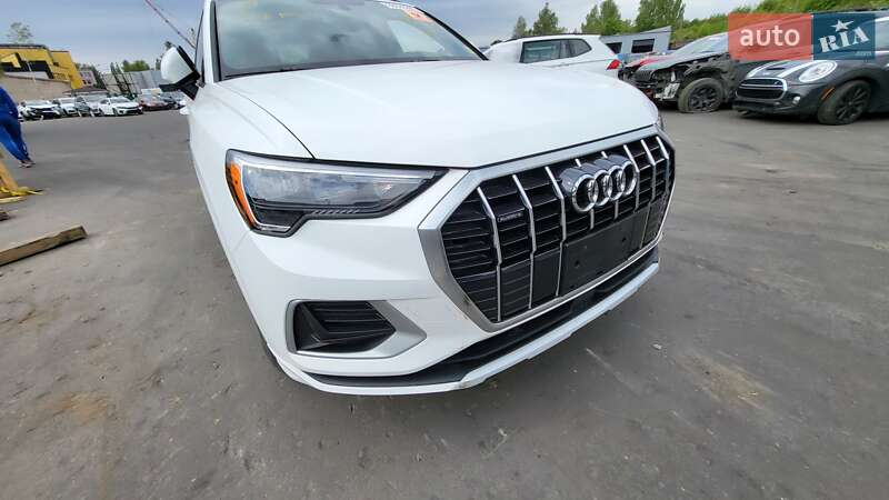 Внедорожник / Кроссовер Audi Q3 2021 в Ровно