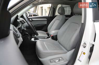 Внедорожник / Кроссовер Audi Q3 2016 в 