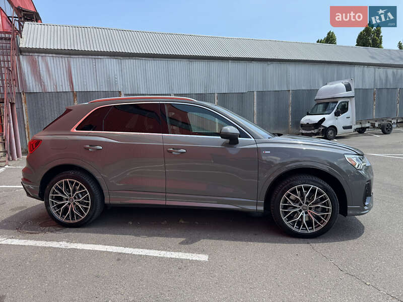 Внедорожник / Кроссовер Audi Q3 2020 в Одессе