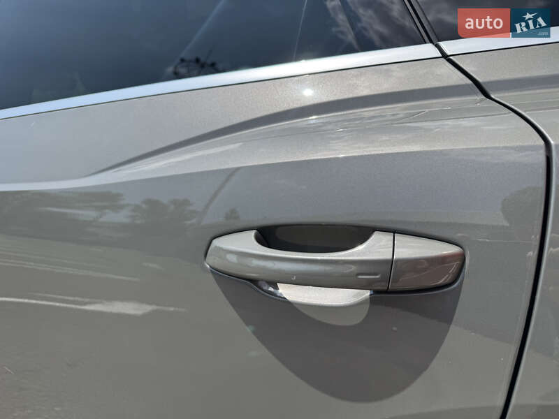 Внедорожник / Кроссовер Audi Q3 2020 в Одессе