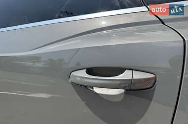 Внедорожник / Кроссовер Audi Q3 2020 в 