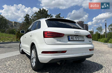 Внедорожник / Кроссовер Audi Q3 2017 в 