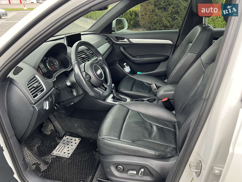 Внедорожник / Кроссовер Audi Q3 2017 в Днепре