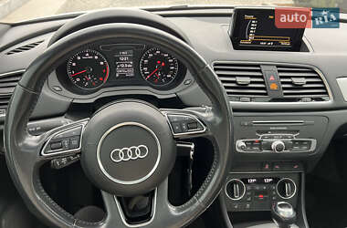 Внедорожник / Кроссовер Audi Q3 2017 в 