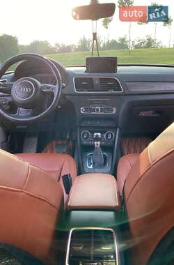 Внедорожник / Кроссовер Audi Q3 2016 в 