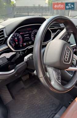 Внедорожник / Кроссовер Audi Q3 2021 в 