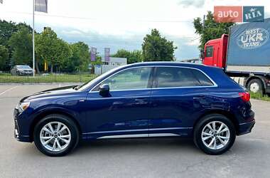 Внедорожник / Кроссовер Audi Q3 2021 в 
