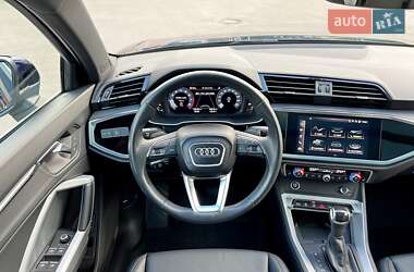 Внедорожник / Кроссовер Audi Q3 2021 в 