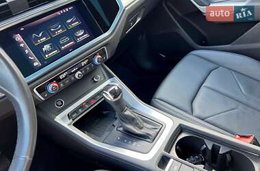 Внедорожник / Кроссовер Audi Q3 2021 в 