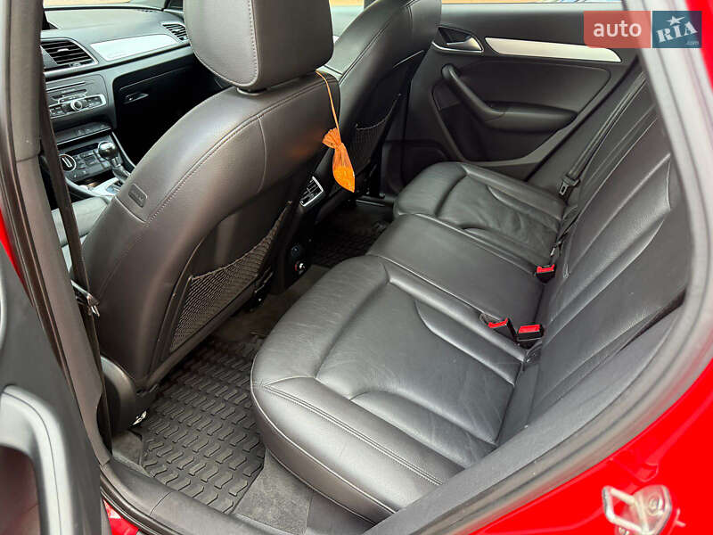 Внедорожник / Кроссовер Audi Q3 2016 в Киеве