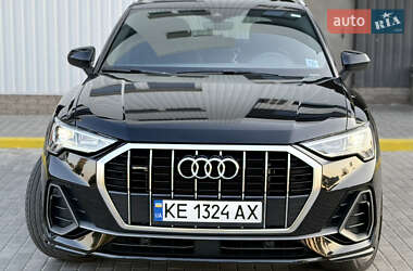 Внедорожник / Кроссовер Audi Q3 2023 в 