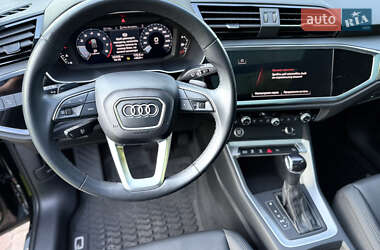 Внедорожник / Кроссовер Audi Q3 2023 в 