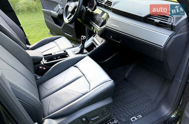 Внедорожник / Кроссовер Audi Q3 2023 в 