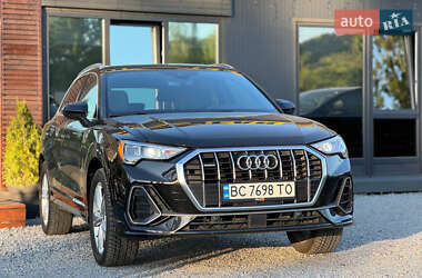 Позашляховик / Кросовер Audi Q3 2019 в 