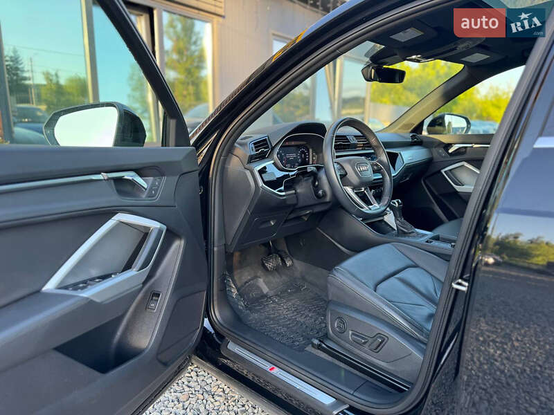 Позашляховик / Кросовер Audi Q3 2019 в Львові