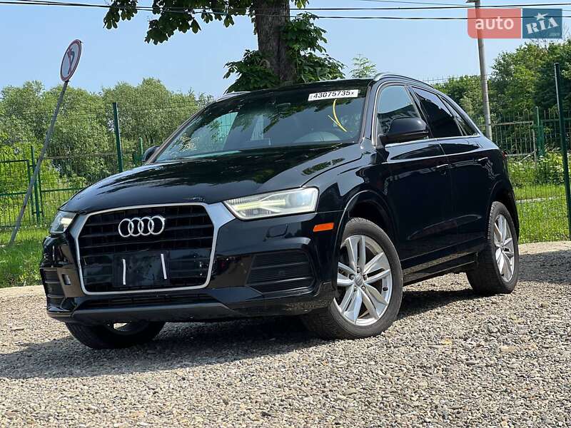 Внедорожник / Кроссовер Audi Q3 2016 в 