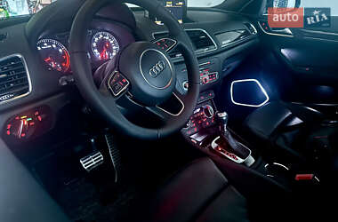 Внедорожник / Кроссовер Audi Q3 2016 в 