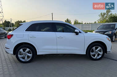 Внедорожник / Кроссовер Audi Q3 2019 в 
