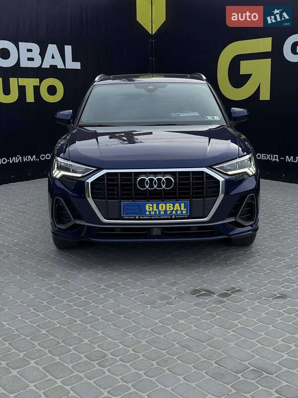 Внедорожник / Кроссовер Audi Q3 2020 в 