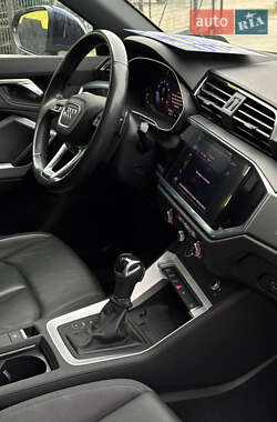 Внедорожник / Кроссовер Audi Q3 2020 в 