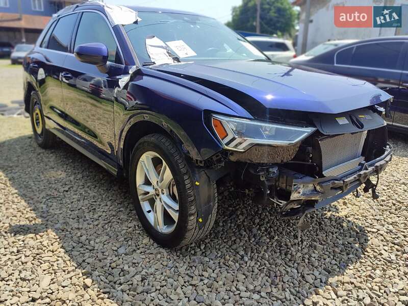 Внедорожник / Кроссовер Audi Q3 2022 в Стрые
