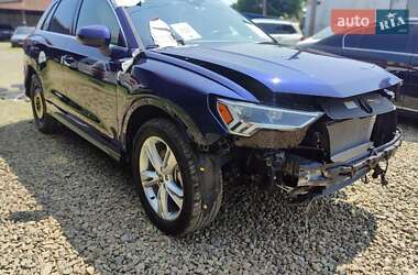 Внедорожник / Кроссовер Audi Q3 2022 в 