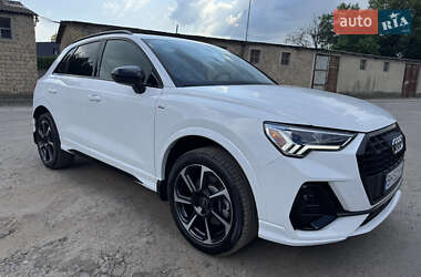 Внедорожник / Кроссовер Audi Q3 2021 в 