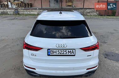 Внедорожник / Кроссовер Audi Q3 2021 в 