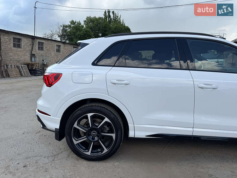 Внедорожник / Кроссовер Audi Q3 2021 в Одессе