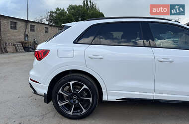 Внедорожник / Кроссовер Audi Q3 2021 в 