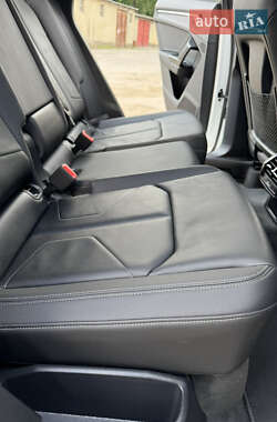 Внедорожник / Кроссовер Audi Q3 2021 в 