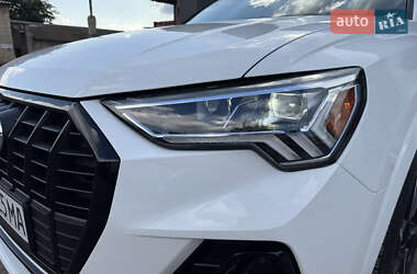 Внедорожник / Кроссовер Audi Q3 2021 в 