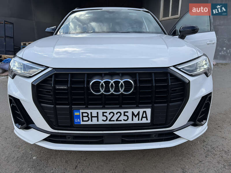 Внедорожник / Кроссовер Audi Q3 2021 в Одессе