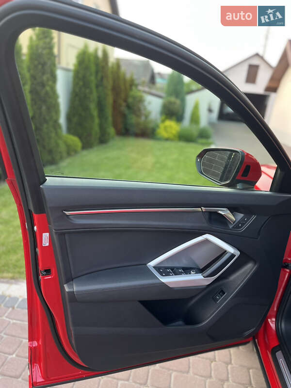 Позашляховик / Кросовер Audi Q3 2021 в Івано-Франківську