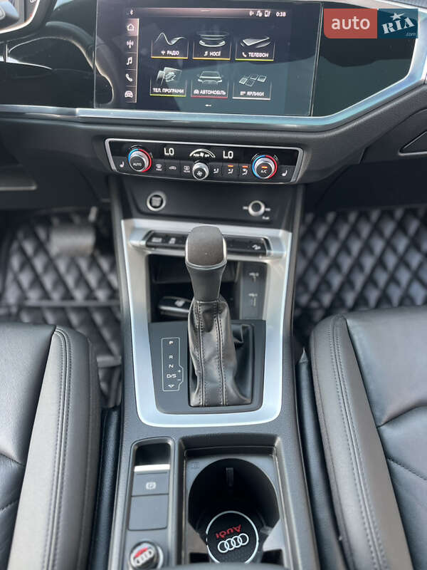 Позашляховик / Кросовер Audi Q3 2021 в Івано-Франківську