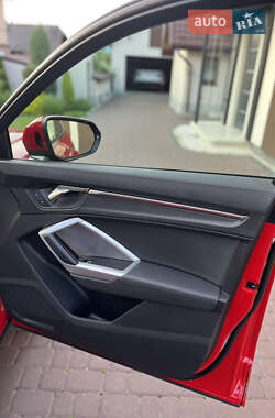 Внедорожник / Кроссовер Audi Q3 2021 в 
