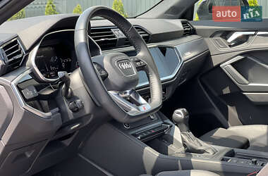 Внедорожник / Кроссовер Audi Q3 2020 в 