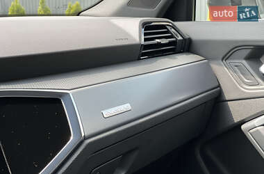 Внедорожник / Кроссовер Audi Q3 2020 в 