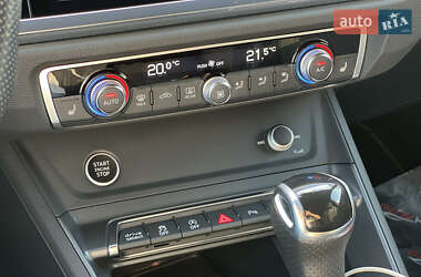 Внедорожник / Кроссовер Audi Q3 2020 в 