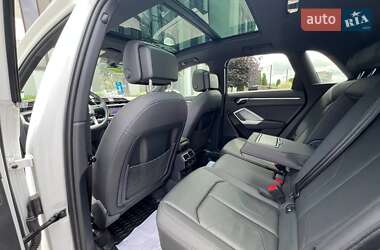 Внедорожник / Кроссовер Audi Q3 2020 в 