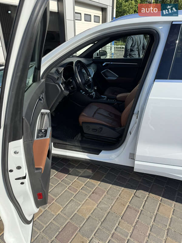Внедорожник / Кроссовер Audi Q3 2019 в Одессе