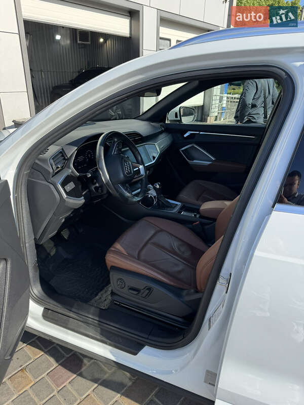 Внедорожник / Кроссовер Audi Q3 2019 в Одессе