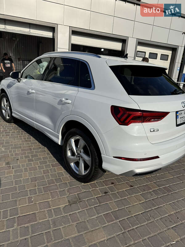 Внедорожник / Кроссовер Audi Q3 2019 в Одессе