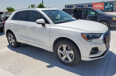 Внедорожник / Кроссовер Audi Q3 2020 в 